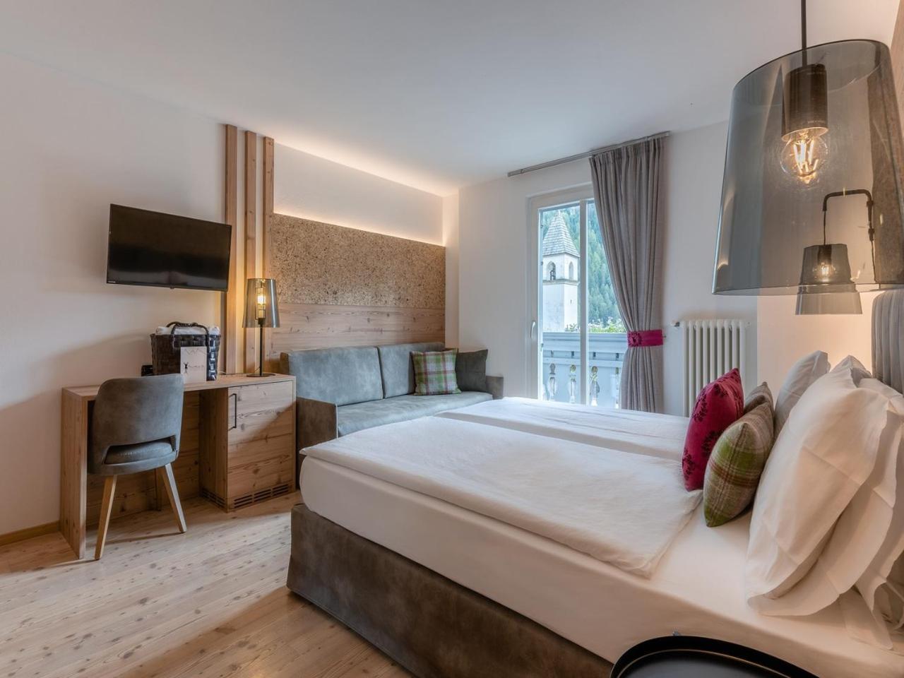 Hotel Madonnina Resort And Wellness سوراغا المظهر الخارجي الصورة