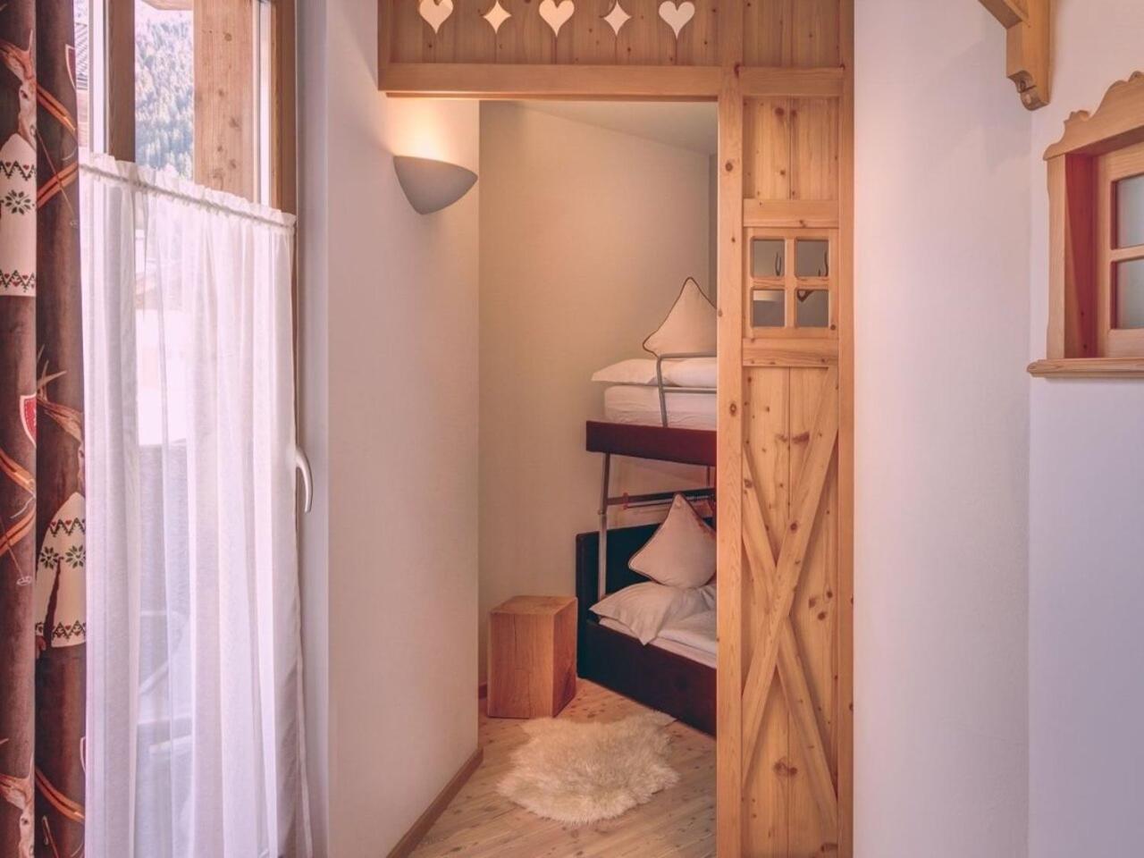 Hotel Madonnina Resort And Wellness سوراغا المظهر الخارجي الصورة