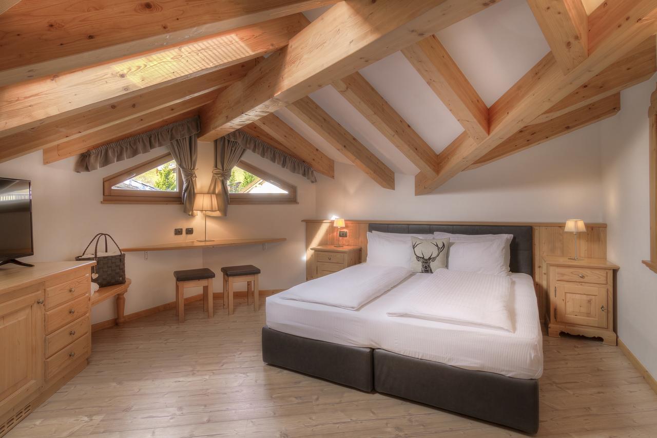 Hotel Madonnina Resort And Wellness سوراغا المظهر الخارجي الصورة