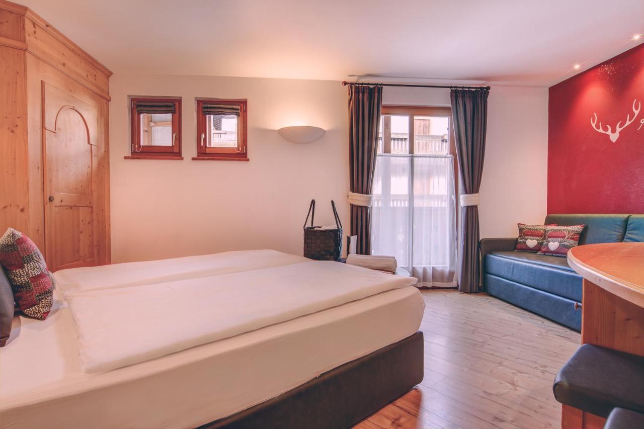 Hotel Madonnina Resort And Wellness سوراغا المظهر الخارجي الصورة
