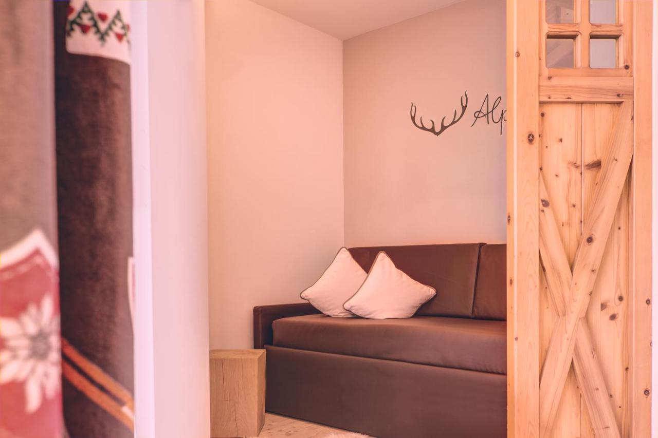Hotel Madonnina Resort And Wellness سوراغا المظهر الخارجي الصورة